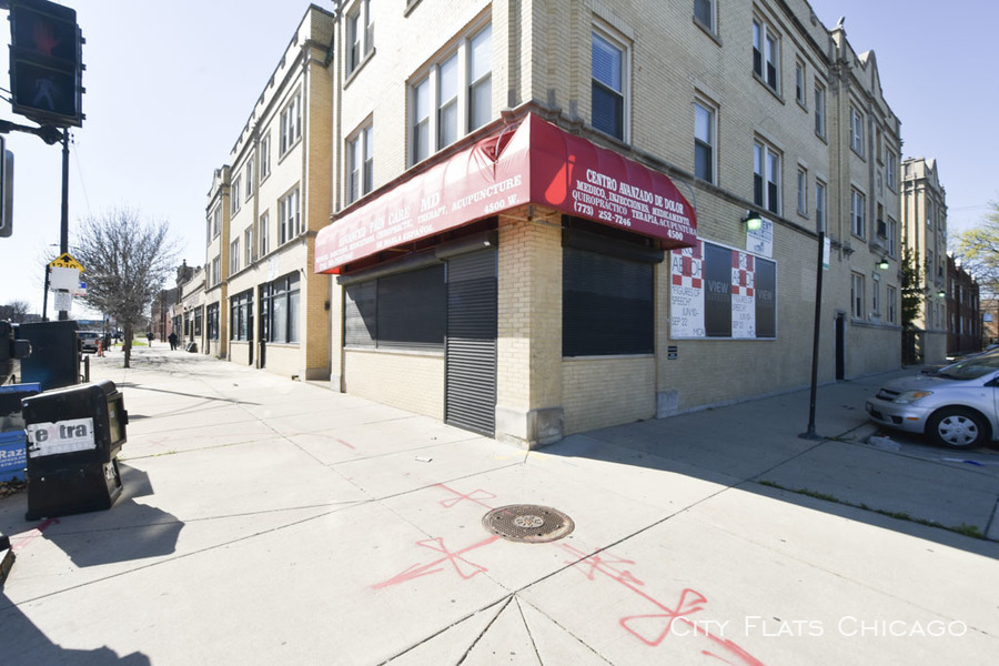 Primary Photo - 4504 W Fullerton Ave