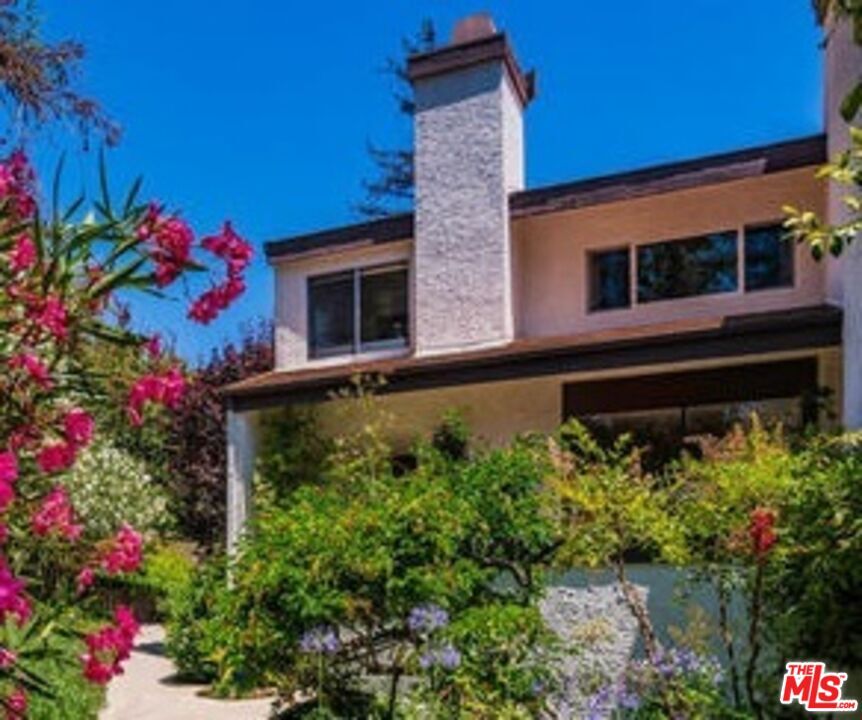 Foto principal - 17219 Palisades Cir