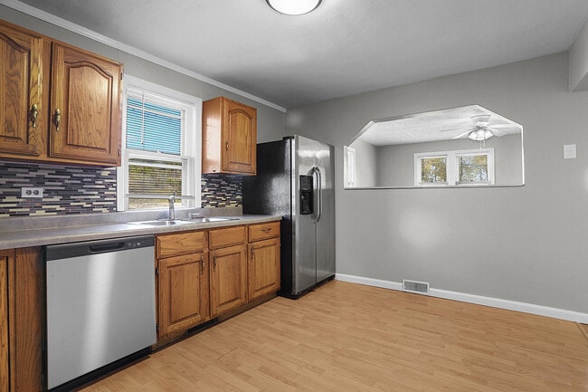 Building Photo - 601 Northview Dr