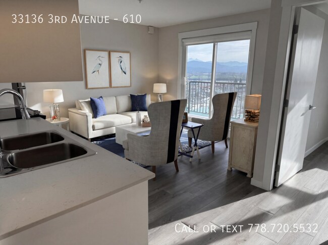 Photo du bâtiment - 2 Bedroom Condo in the Heart of Mission