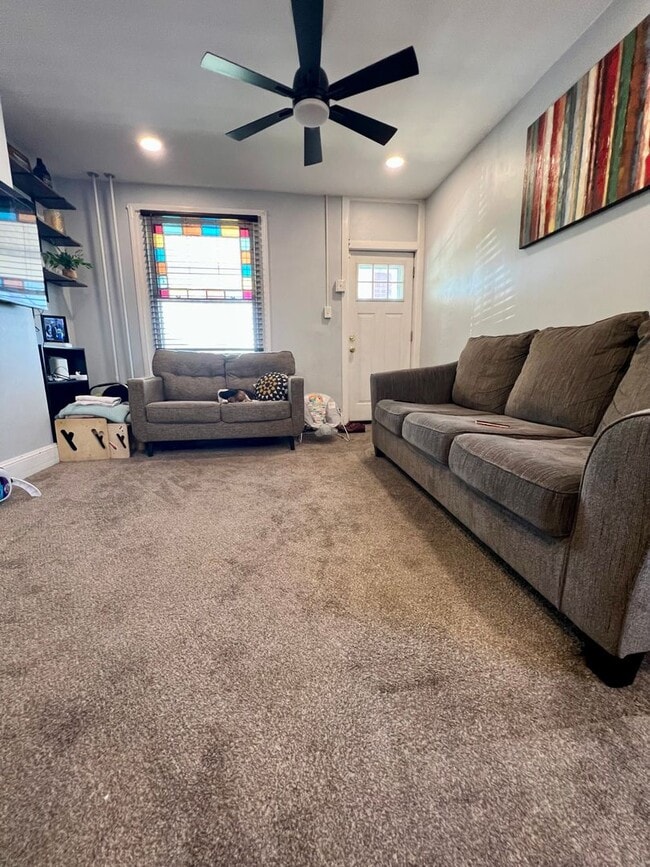 Building Photo - Gorgeous 3-Bedroom Townhome in East Falls! Available June 1st!