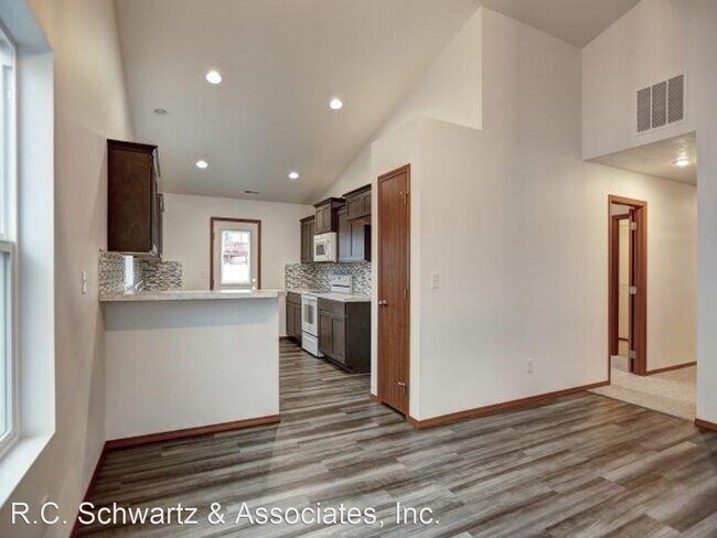 Building Photo - 3 br, 2 bath House - 10407 W Salmonberry Rd.