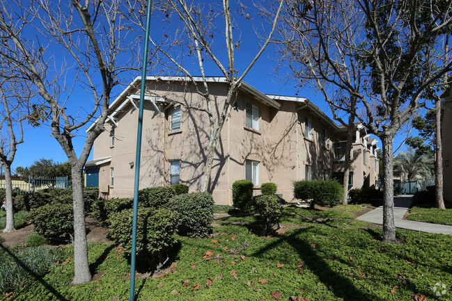 Building Photo - Jamacha Glen