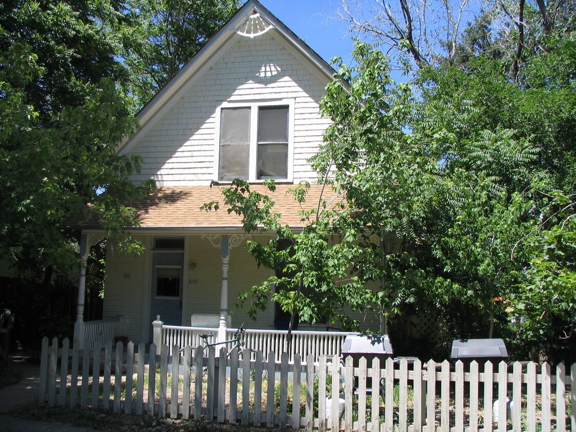 Primary Photo - 619 Marine St