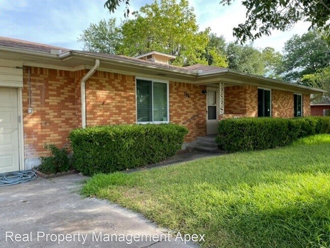 Foto del edificio - 3 br, 2 bath House - 706 W. Denison Dr