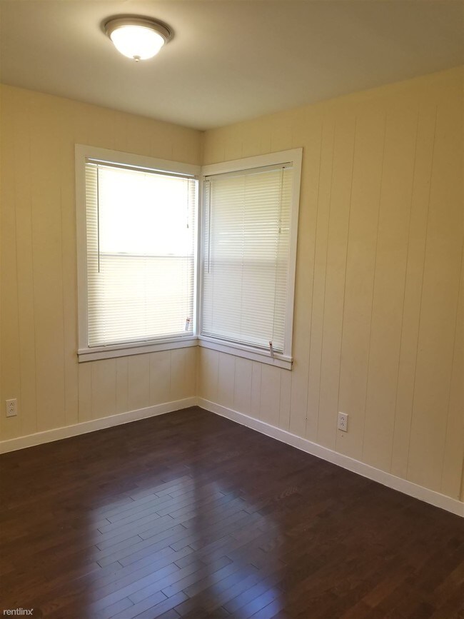 Building Photo - 3 br, 1 bath House - 511 Valley St