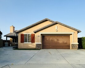 Building Photo - 47398 Manteca Ct