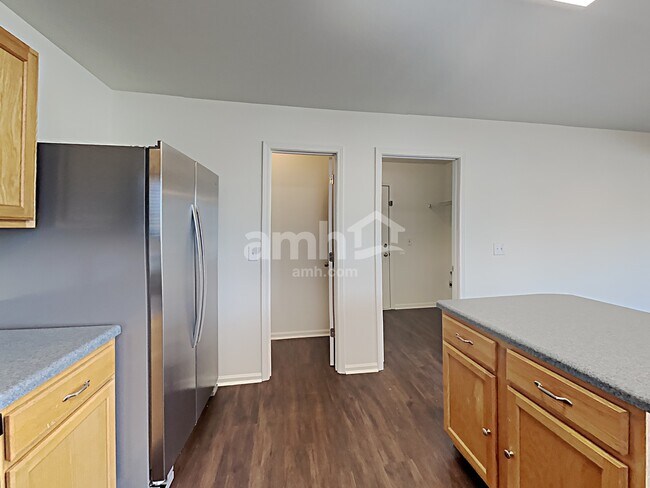 Building Photo - 1705 Emma Cir