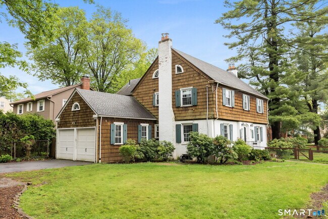 Foto del edificio - 400 N Quaker Ln