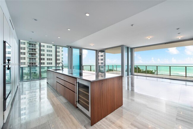 Building Photo - 6901 Collins Ave