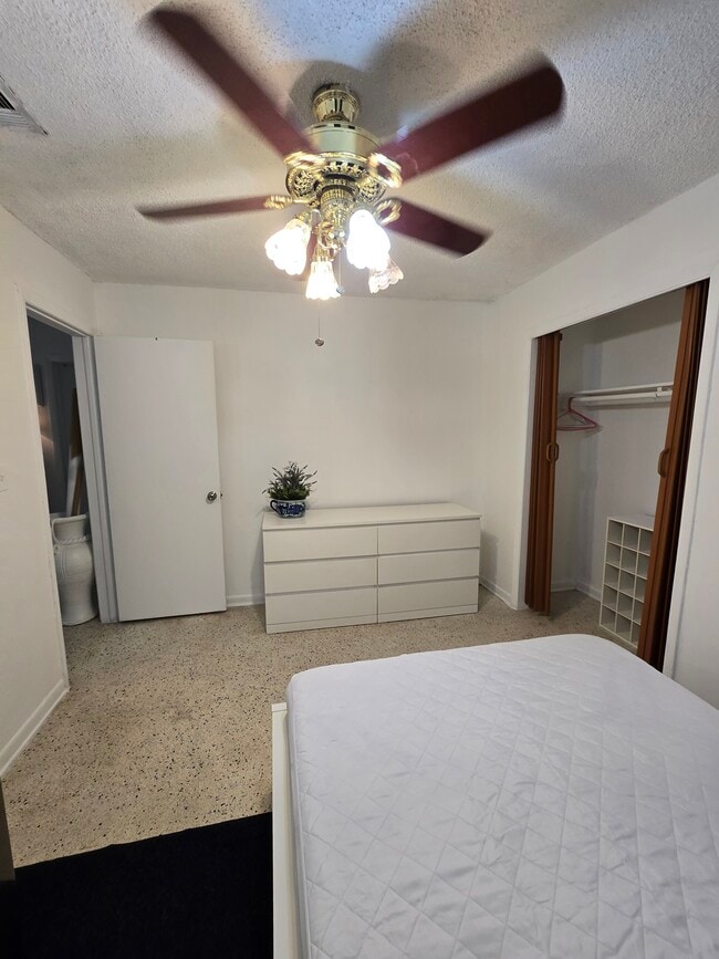 Foto del edificio - 472 E 15th St