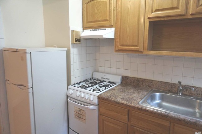 Building Photo - 71-58 Austin St