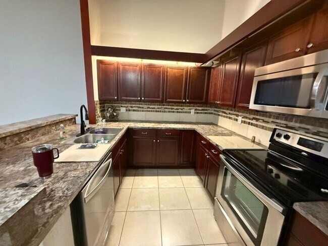 Building Photo - 8845 Center Ct Dr
