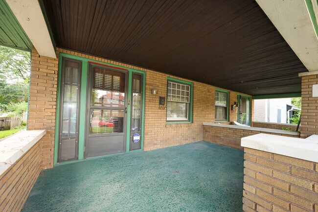Foto del edificio - 4058 Central Ave
