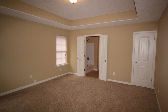 Building Photo - Great Location and Priced to Move-Cordova Home