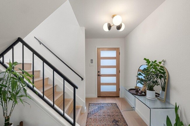 Foto del edificio - 8202 Cache Dr