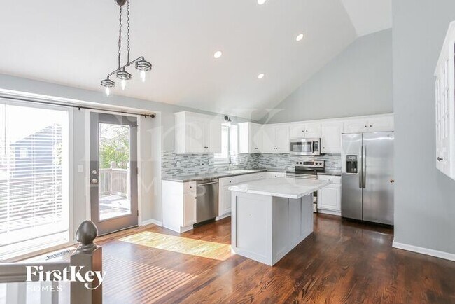 Foto del edificio - 6530 NW Hidden Valley Rd