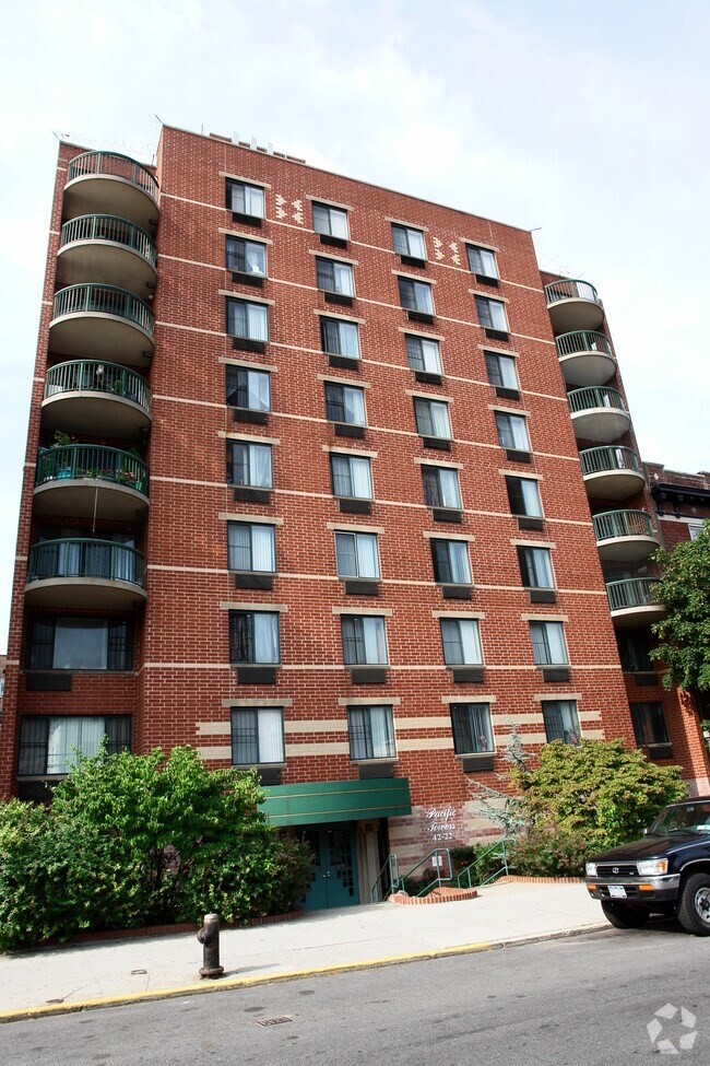 Foto del edificio - Pacific Towers