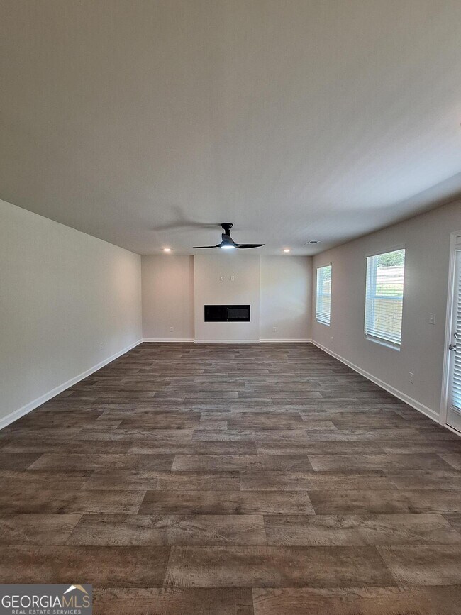 Building Photo - 349 Lusitano Trce