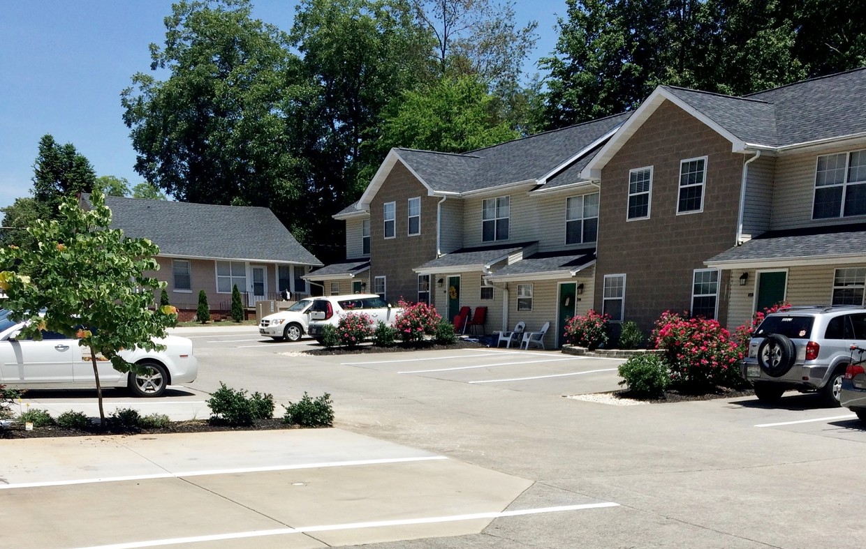 Foto principal - Duward Court Townhomes