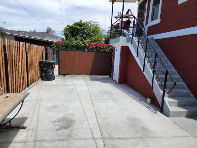 Building Photo - 3549 Highland Ave