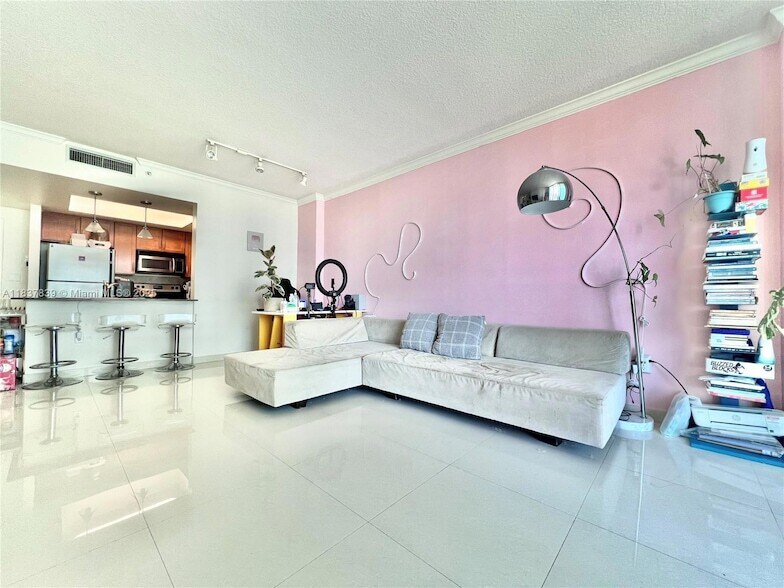 Foto principal - 2000 N Bayshore Dr