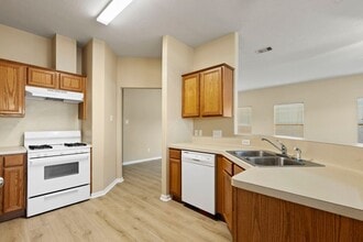 Building Photo - 32202 Anne Ln