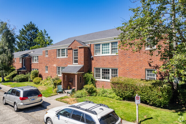 Building Photo - Sandy Crest Terrace Apartments