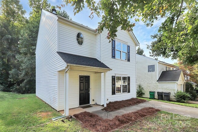 Building Photo - 1215 McAllister Dr