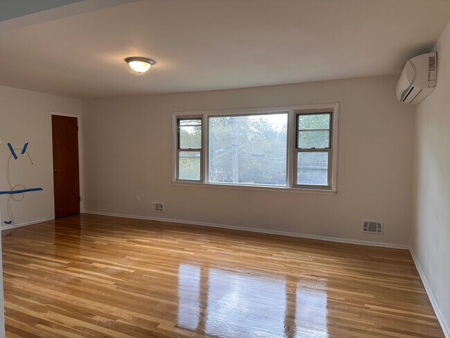 Building Photo - 495 Steuben St