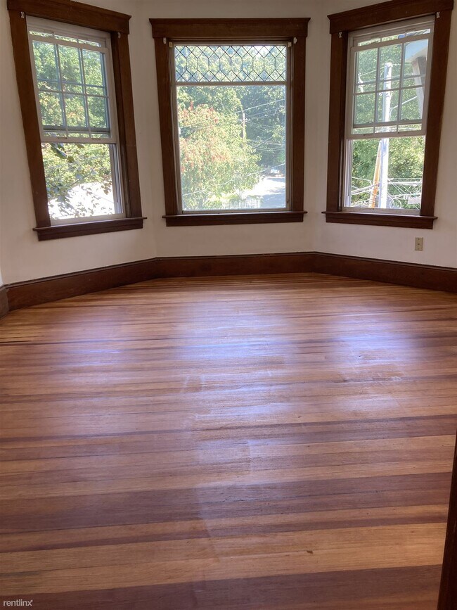 Building Photo - 3 br, 1 bath 4plex - 47 Simonds Street 1