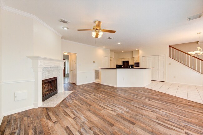 Foto del edificio - 14823 Atterbury Dr
