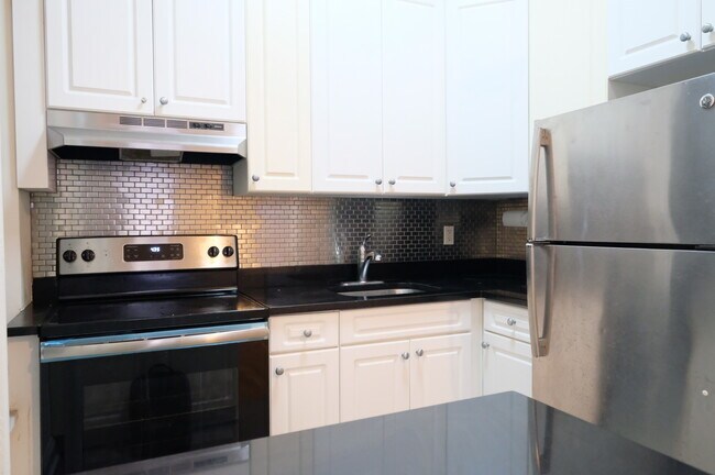 Foto del edificio - 750 9th Ave