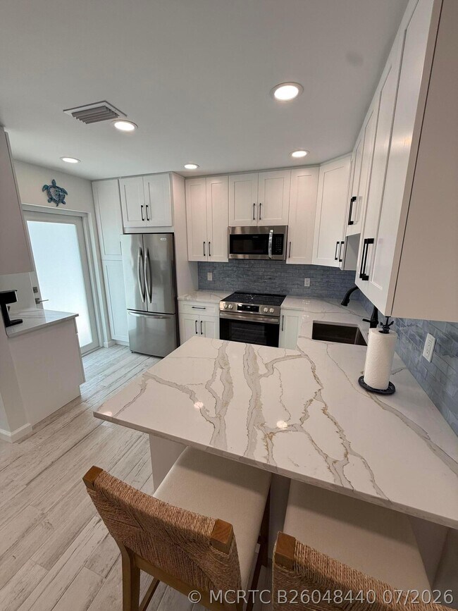 Foto del edificio - 370 Wilma Cir
