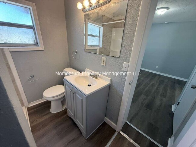 Building Photo - Beautiful 3/2 Home by the water!! READY NOW!