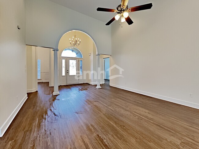 Foto del edificio - 305 Fernwood Ln