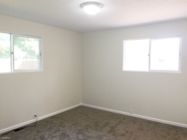 Building Photo - 3 br, 2 bath House - 730 W 3rd St