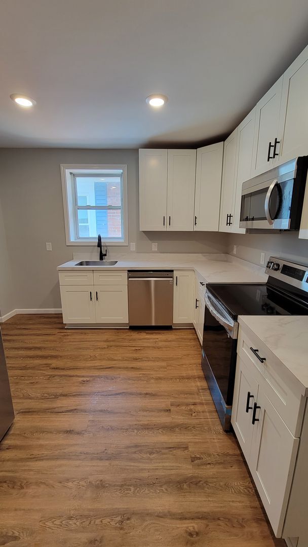 Foto del edificio - 321 W 7th St