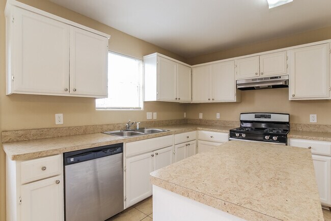 Foto del edificio - 3914 Ridge Canyon Rd