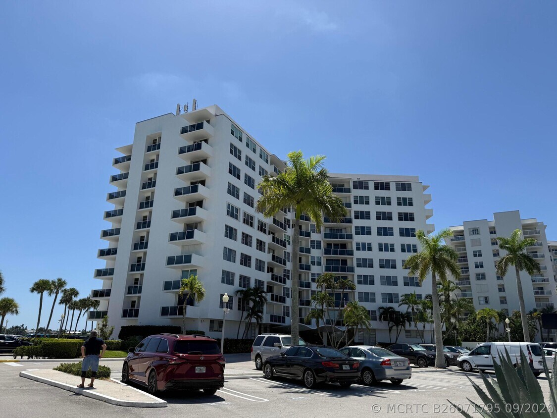 Building Photo - 2800 N Flagler Dr