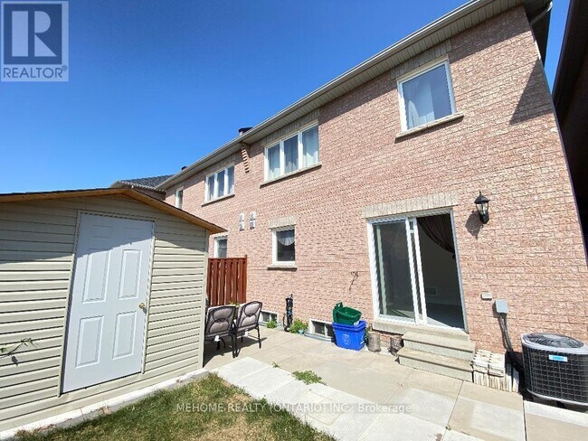 Building Photo - 67 Hawksbury Rd