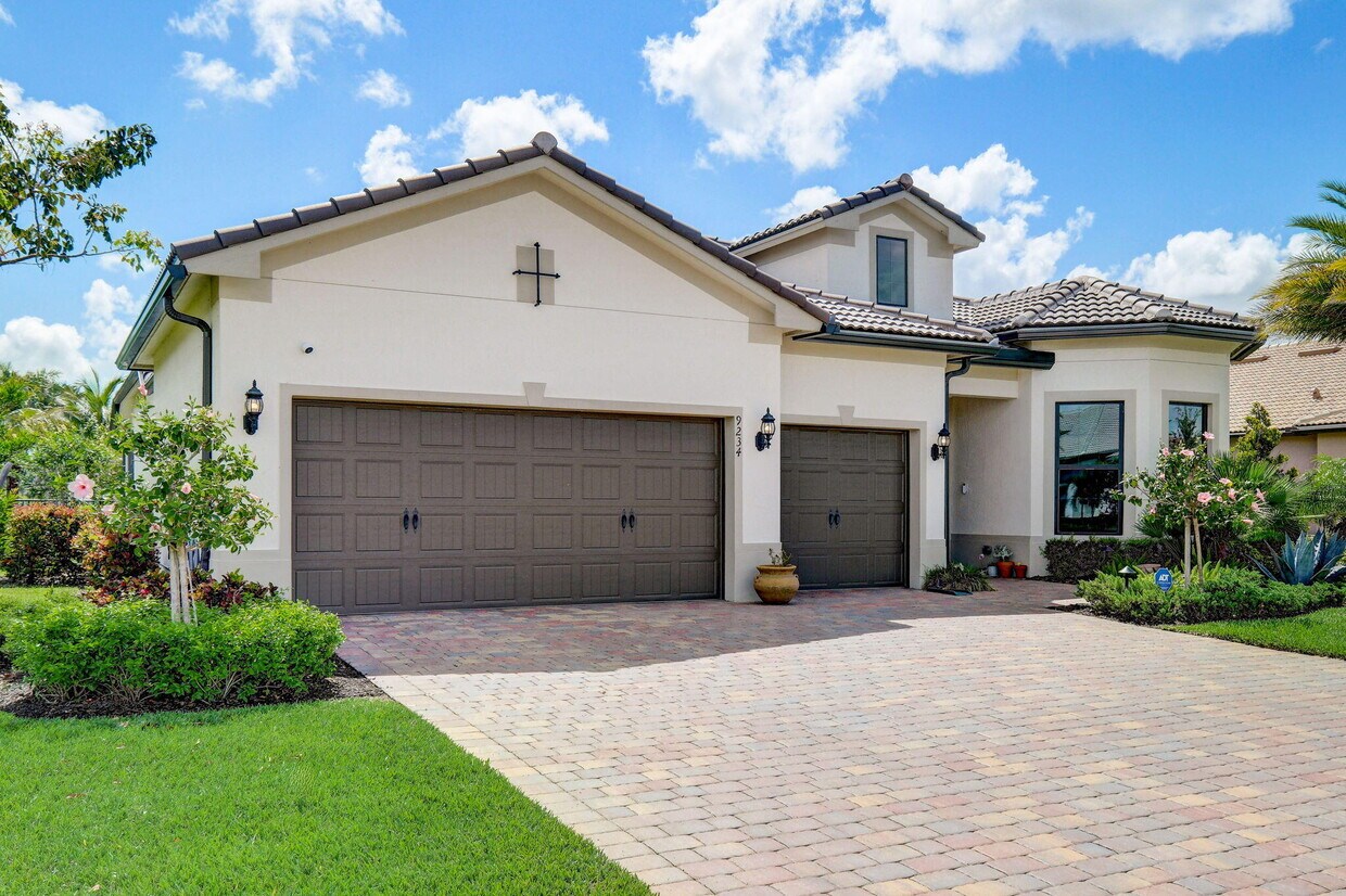 Primary Photo - 9234 Balsamo Dr.