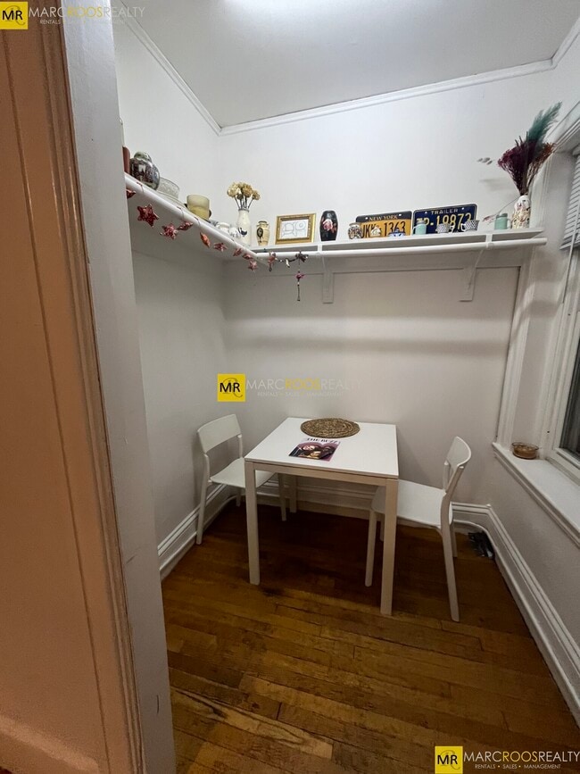 Building Photo - 100 Saint Marys St