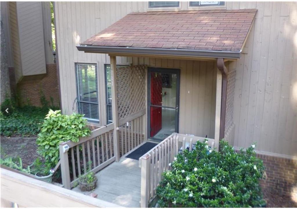 Primary Photo - 1101 Pine Tree Dr