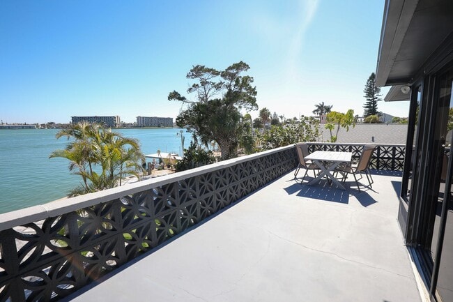 Photo - Fully Furnished Luxury Waterfront Unit w/in Walking Distance to the Shopping, Beach, Restaurants,... Townhome
