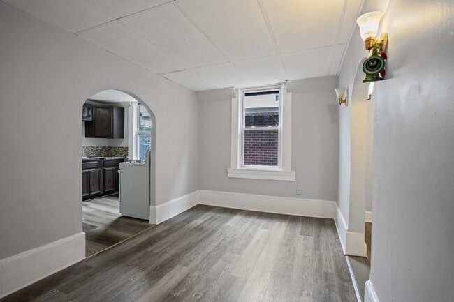 Building Photo - 235 Monmouth St