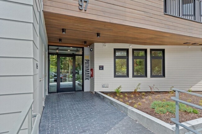 Foto del edificio - 97 Elmwood St