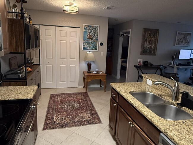 Foto del edificio - 10263 Gandy Blvd N