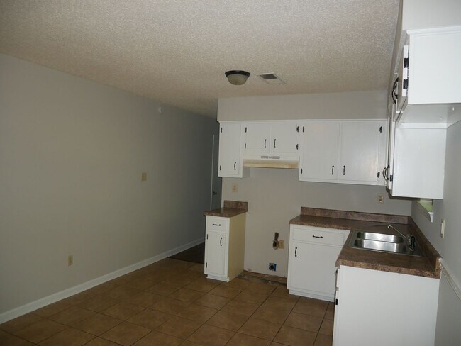 Foto del edificio - ****JUST REDUCED****5202 Haynes Dr Horn La...