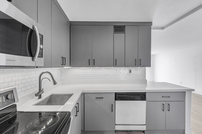 Foto del edificio - 6900 Bay Dr